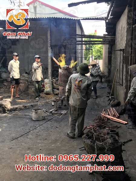 khách hàng về dự lễ đúc đồng của Tâm Phát