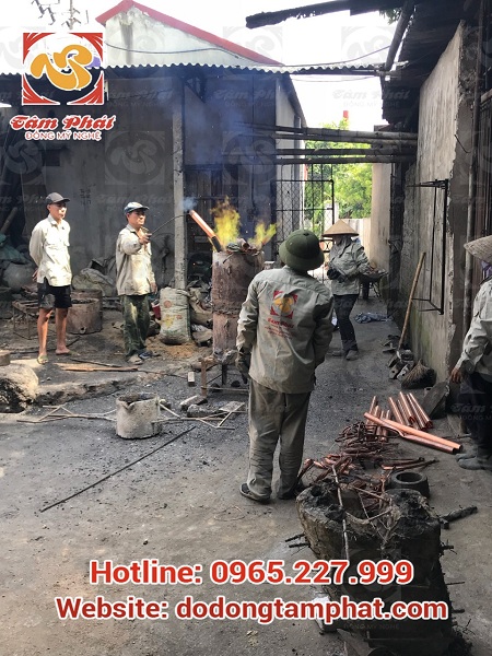 khách hàng về dự lễ đúc đồng của Tâm Phát