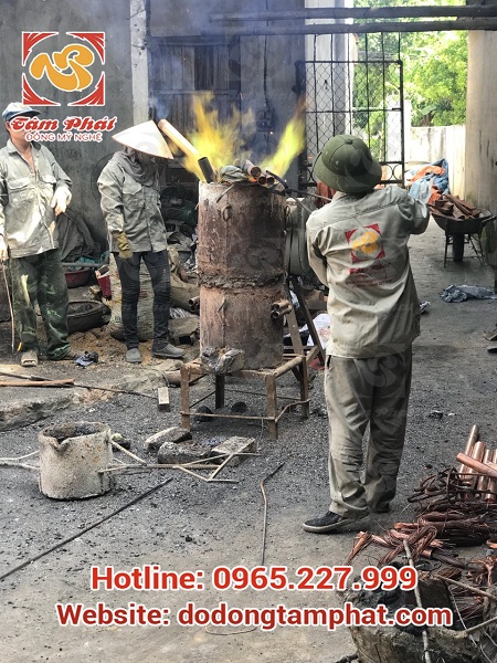 khách hàng về dự lễ đúc đồng của Tâm Phát