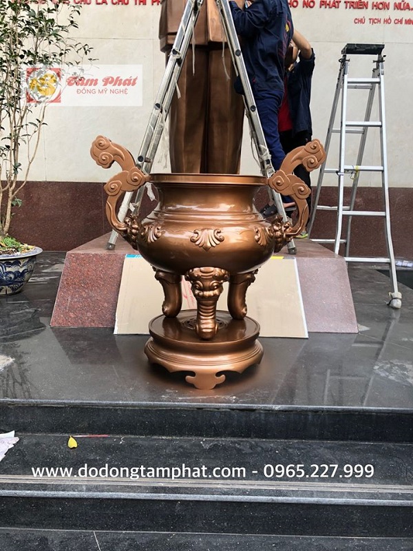 Dịch vụ làm mới, bảo dưỡng các công trình tượng đồng, phù điêu, tượng đài... của cơ quan ban ngành