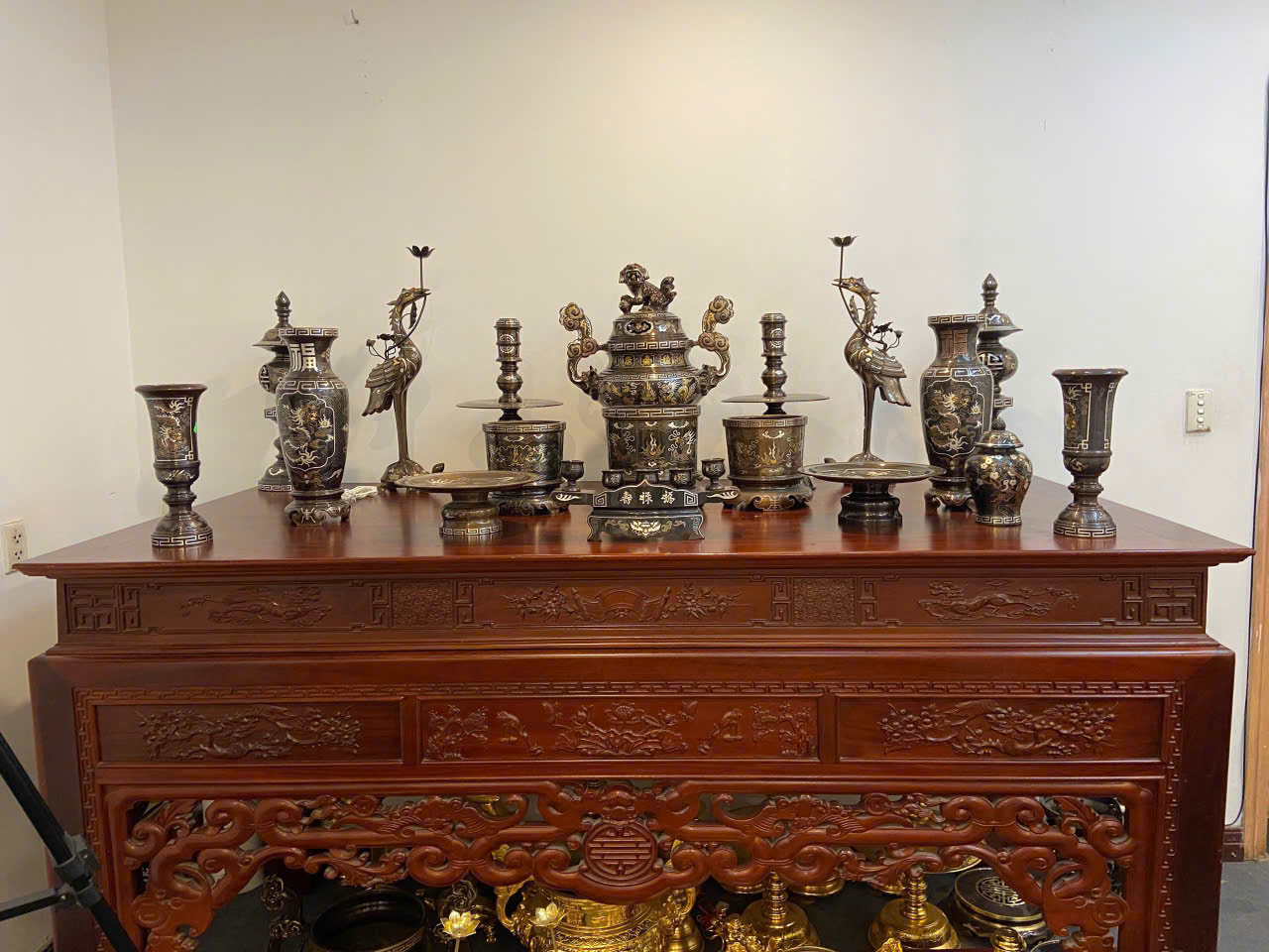 Đồ thờ bằng đồng