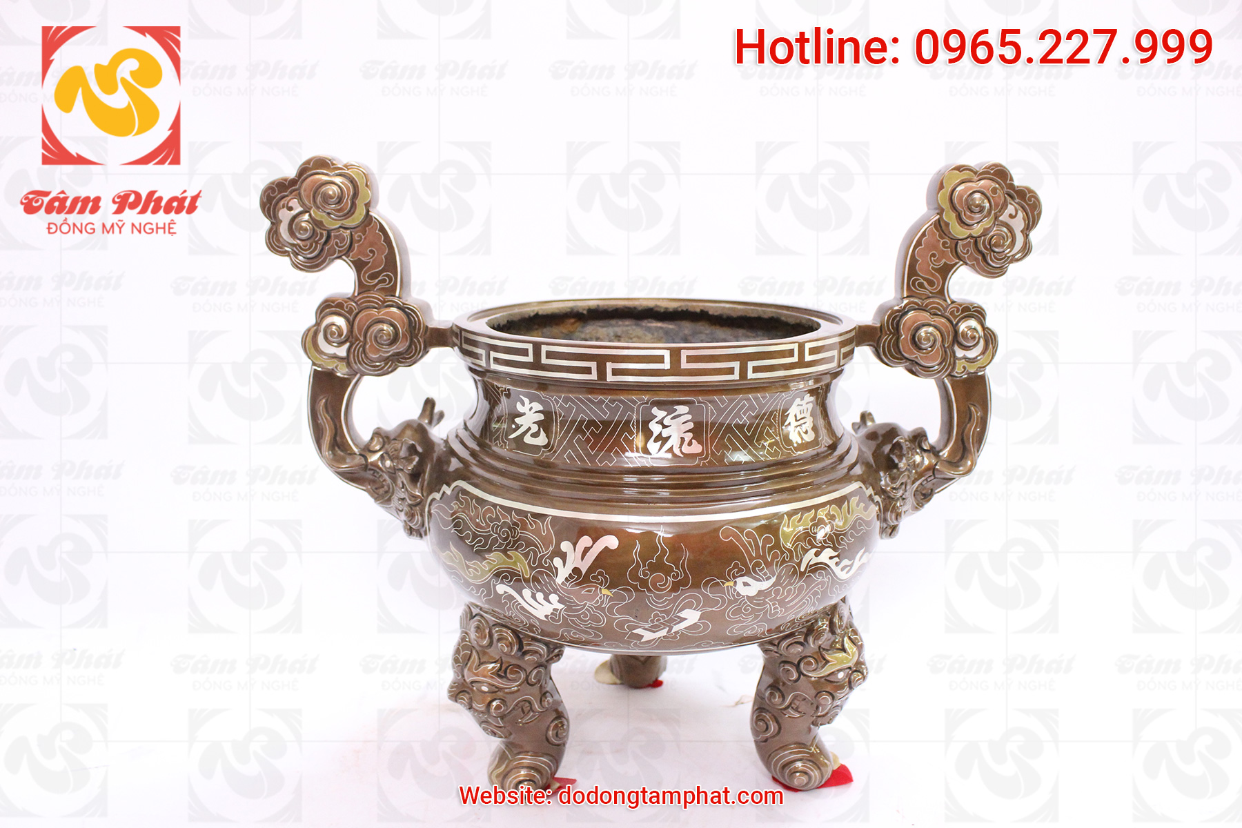 Lư hương đồng chạm khắc tinh xảo