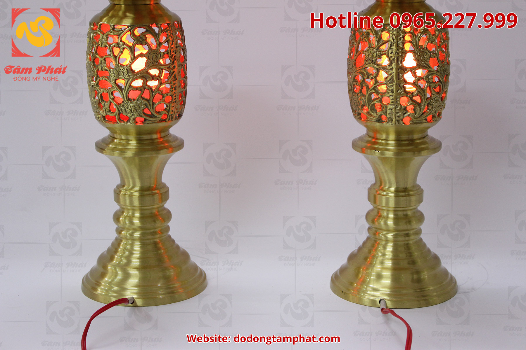 Đôi đèn thờ bằng đồng cát tút