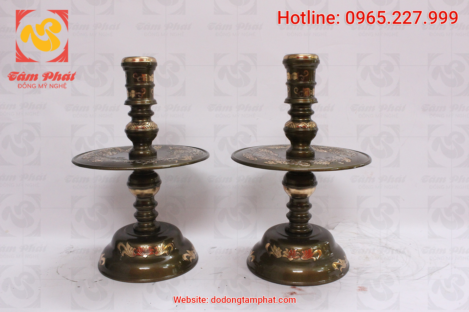 Chân nến bằng đồng đỏ khảm tam khí cao 40m