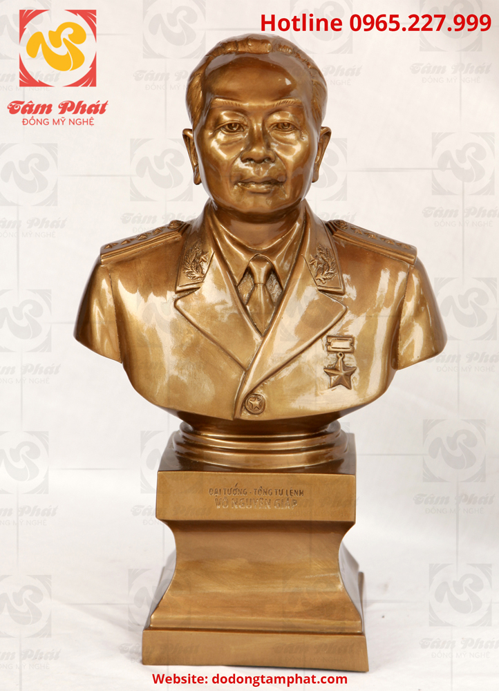 Tượng đồng Hưng Đạo Đại vương Trần Quốc Tuấn đúc tinh xảo