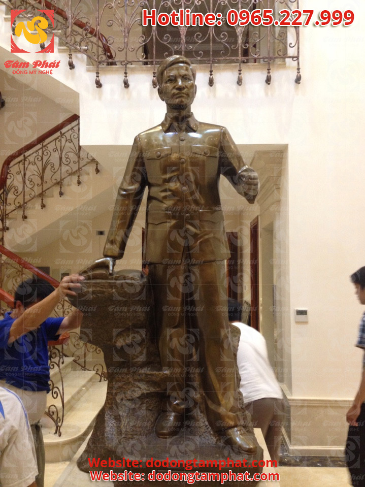 Đúc tượng chân dung bằng đồng - Tượng truyền thần