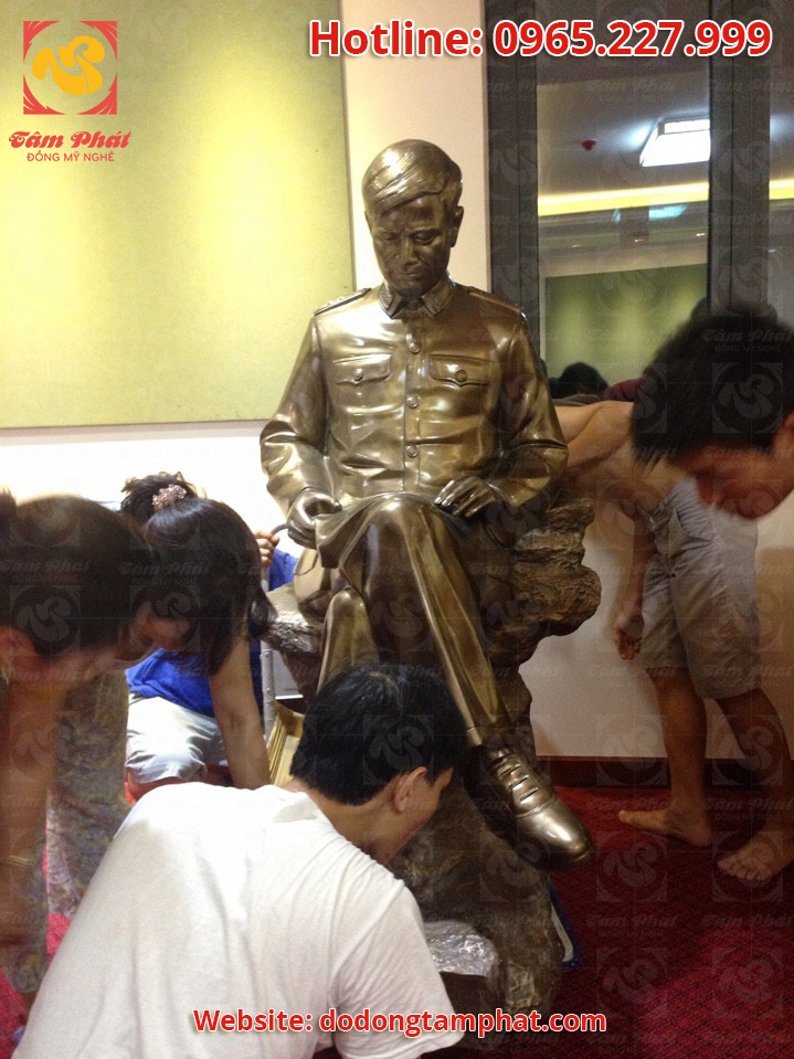 Đúc tượng chân dung bằng đồng - Tượng truyền thần