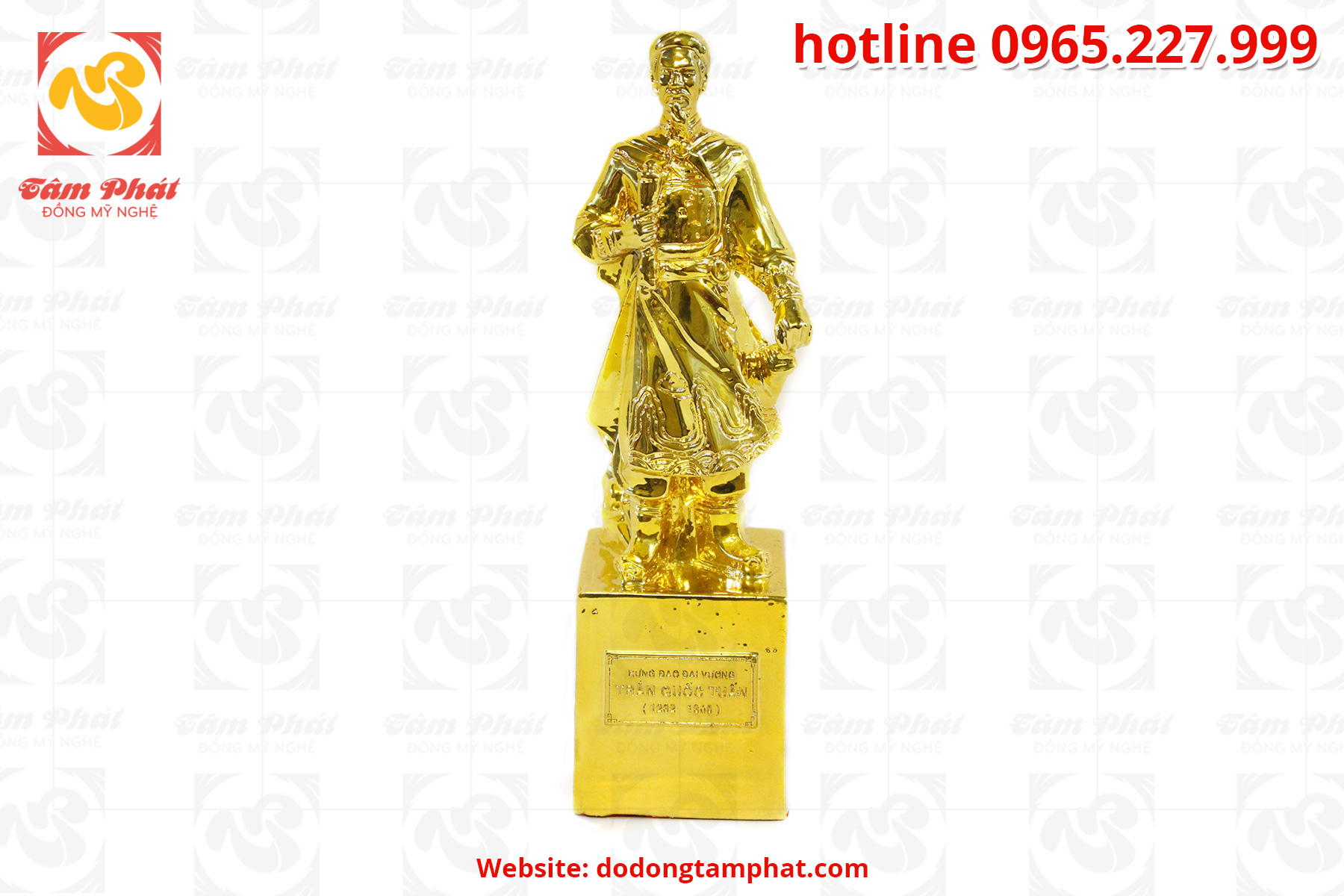 Tượng Trần Hưng Đạo mạ vàng