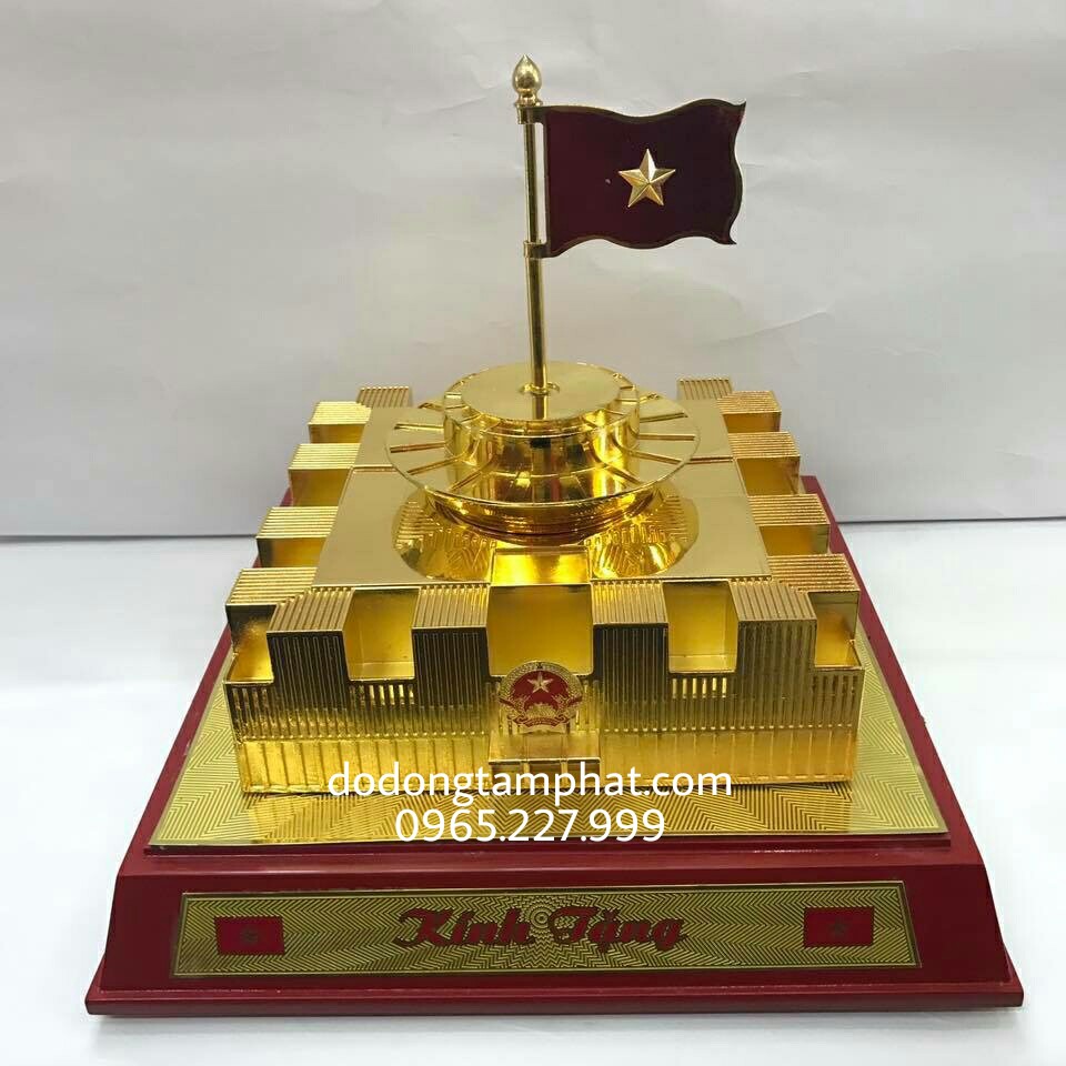 Tòa nhà Quốc hội Việt Nam mạ vàng 24K