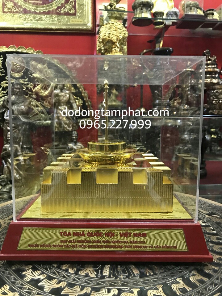 Tòa nhà Quốc hội Việt Nam mạ vàng 24K