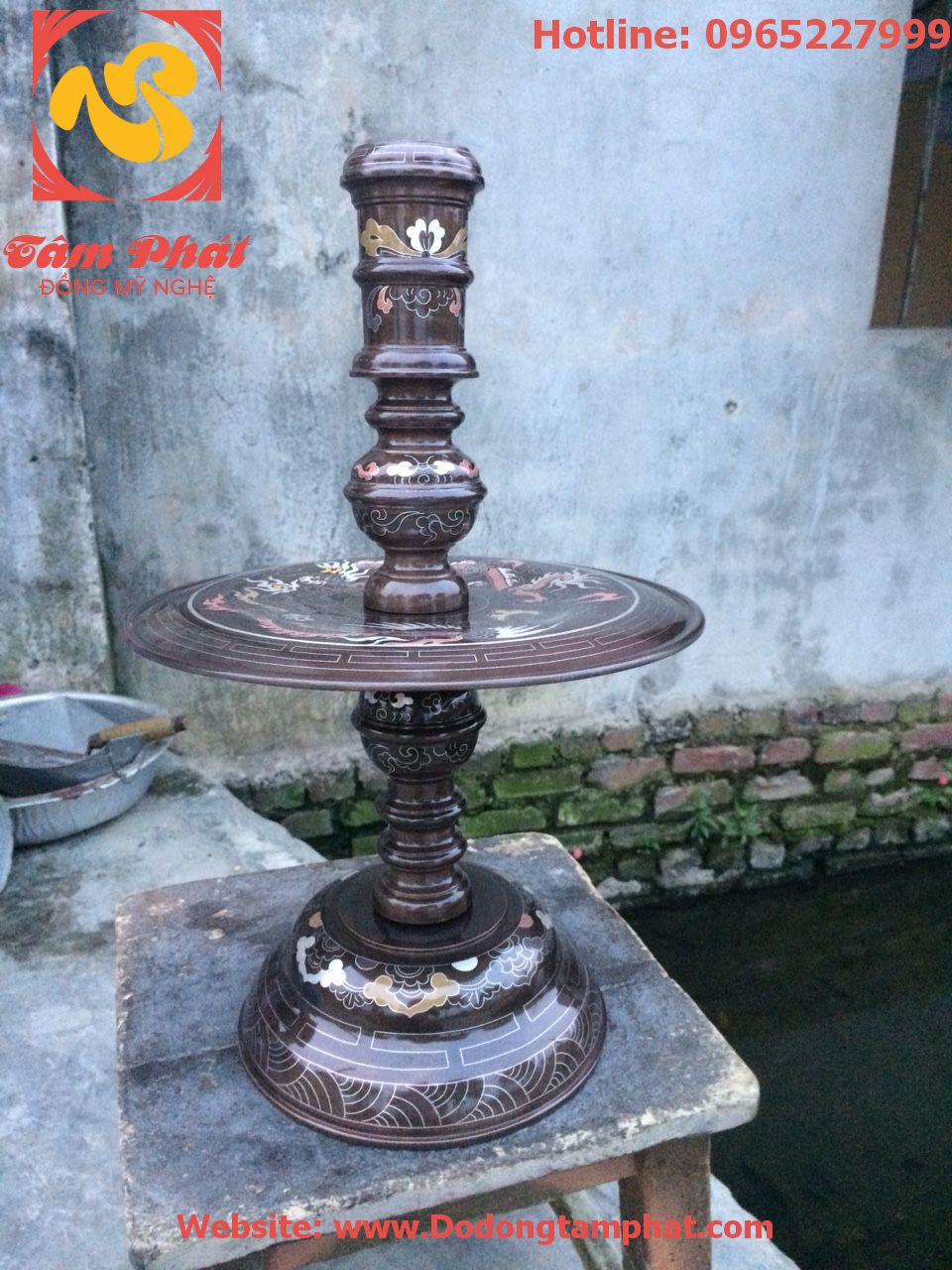 Chân nến đồng đỏ khảm ngũ sắc