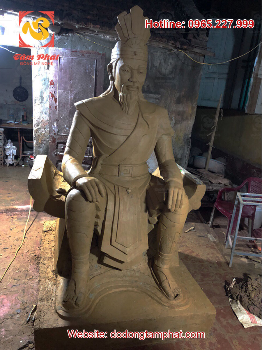 Tượng đồng Quốc Tổ Hùng Vương