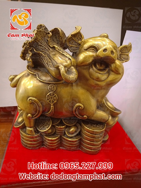 Linh vật lợn đồng cao 20cm mang tiền tài đến với gia chủ