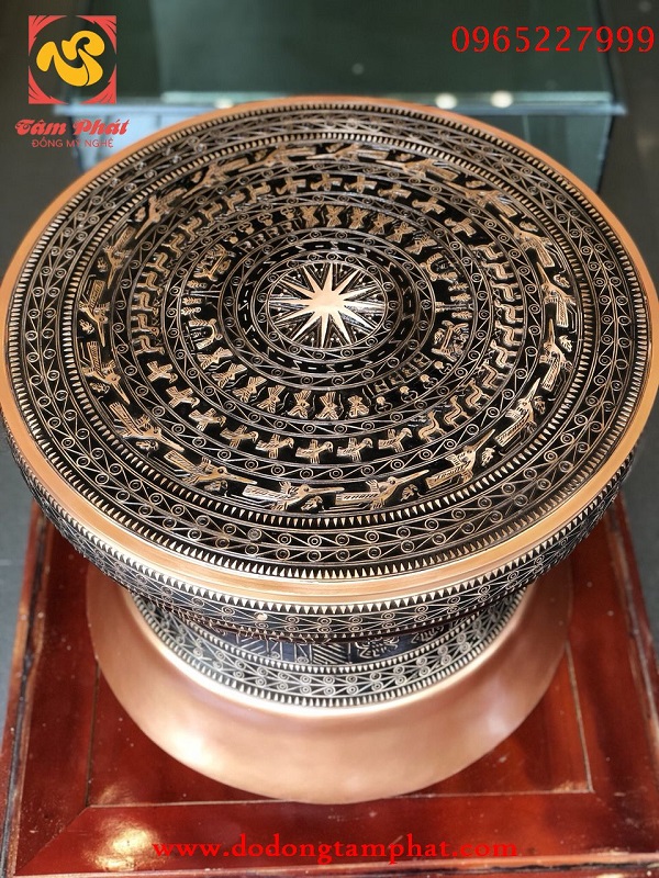 Quả trống đồng có đường kính 60cm trưng bày tại cơ quan, tổ chức đẹp tinh xảo