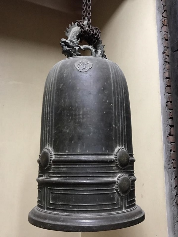 Chuông đồng Đại Hồng chung cao 1m6, màu đen