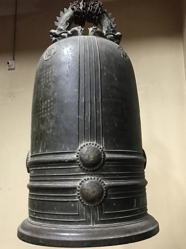 Chuông đồng Đại Hồng chung cao 1m6, màu đen