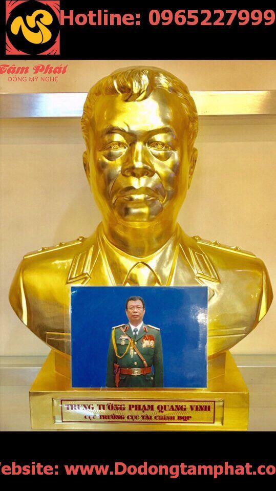 Tượng chân dung bằng đồng mạ vàng 24K sang trọng