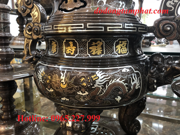 Đỉnh đồng tai mây màu sắc giả cổ, khảm 5 chữ vàng