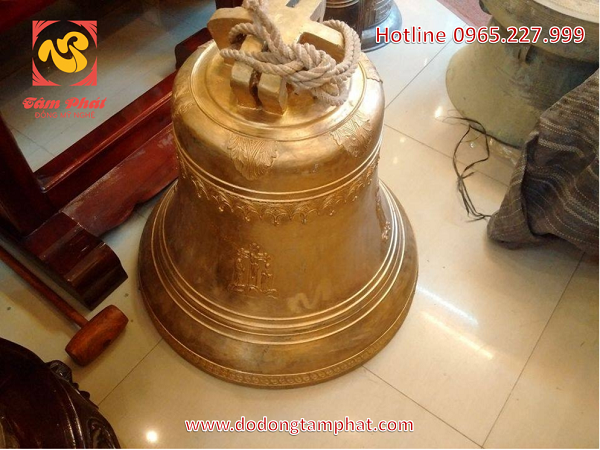 Đúc chuông đồng vàng nặng 100kg sản phẩm đúc sẵn có tại xưởng