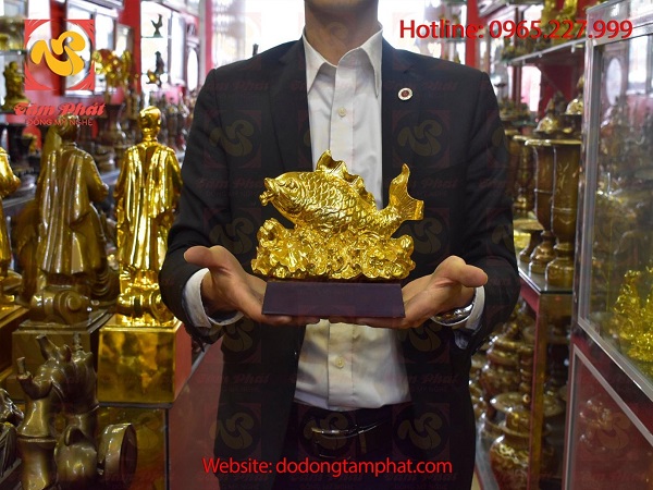Tượng cá chép nhả ngọc mạ vàng 24k cao cấp