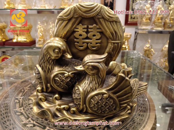 Tượng đôi uyên ương Song Hỷ bằng đồng vàng