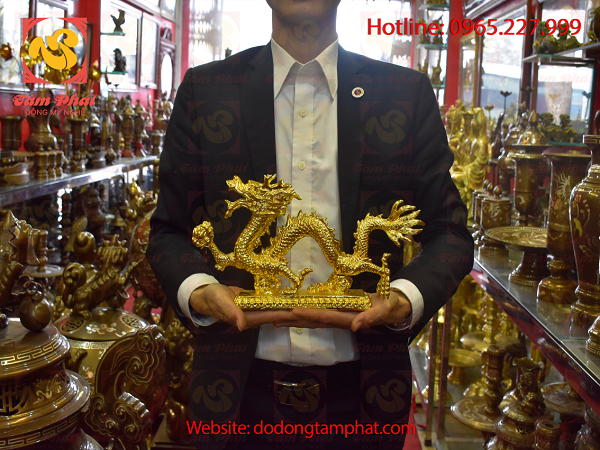 Tượng rồng bay mạ vàng - linh vật phong thủy đặc sắc