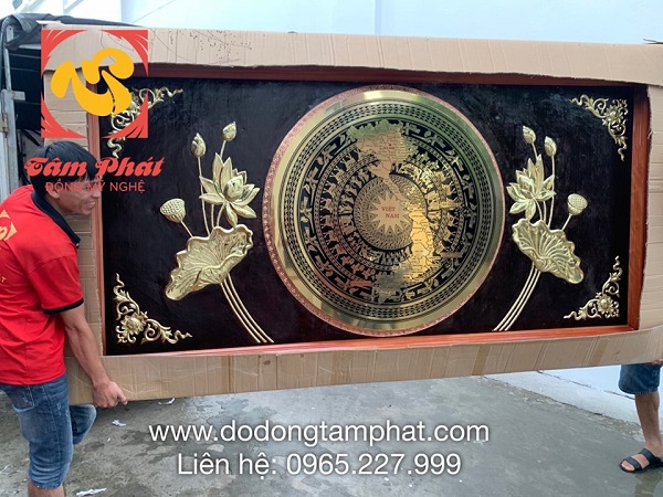Tranh trống đồng hoa sen kích thước 2m46x1m4