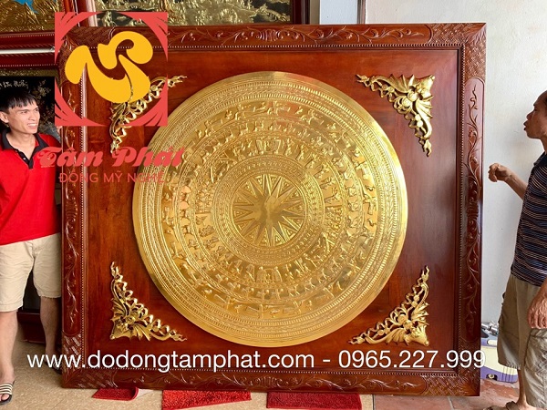 Tranh trống đồng kết hợp hình Dơi 2m3x2m khung gỗ mạ vàng