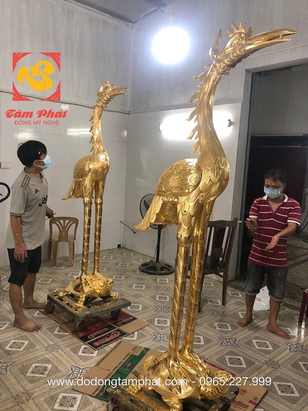 Cặp hạc thờ bằng đồng dát vàng 9999 cao 2m2