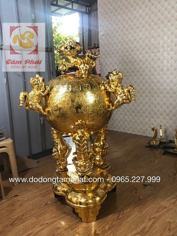 Đỉnh đồng thất lân mạ vàng chạm họa tiết tinh xảo