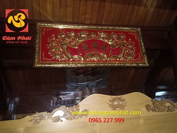 Hoành phi câu đối và bộ đồ thờ đầy đủ khảm ngũ sắc lắp đặt tại từ đường