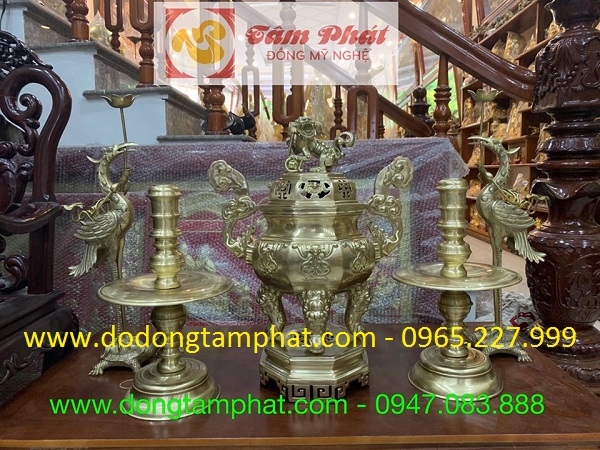 Bộ đồ thờ ngũ sự bằng đồng vàng thiết kế tinh xảo