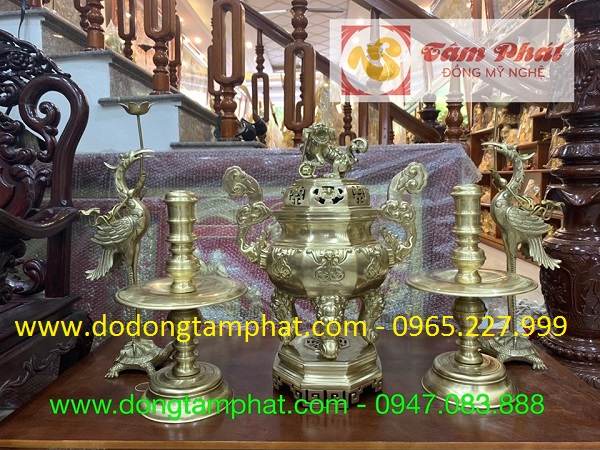 Bộ đồ thờ ngũ sự bằng đồng vàng thiết kế tinh xảo