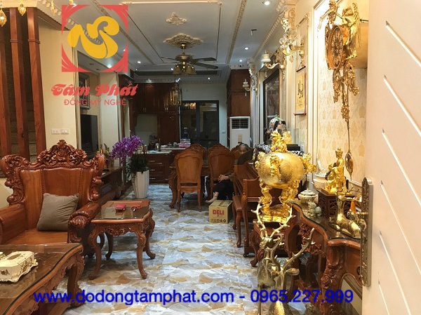 Đỉnh thất lân vờn cầu mạ vàng và quà tặng Tuần Lộc Noel