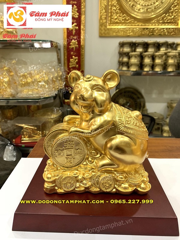 Tượng chuột phong thủy ôm tiền xu tài lộc may mắn