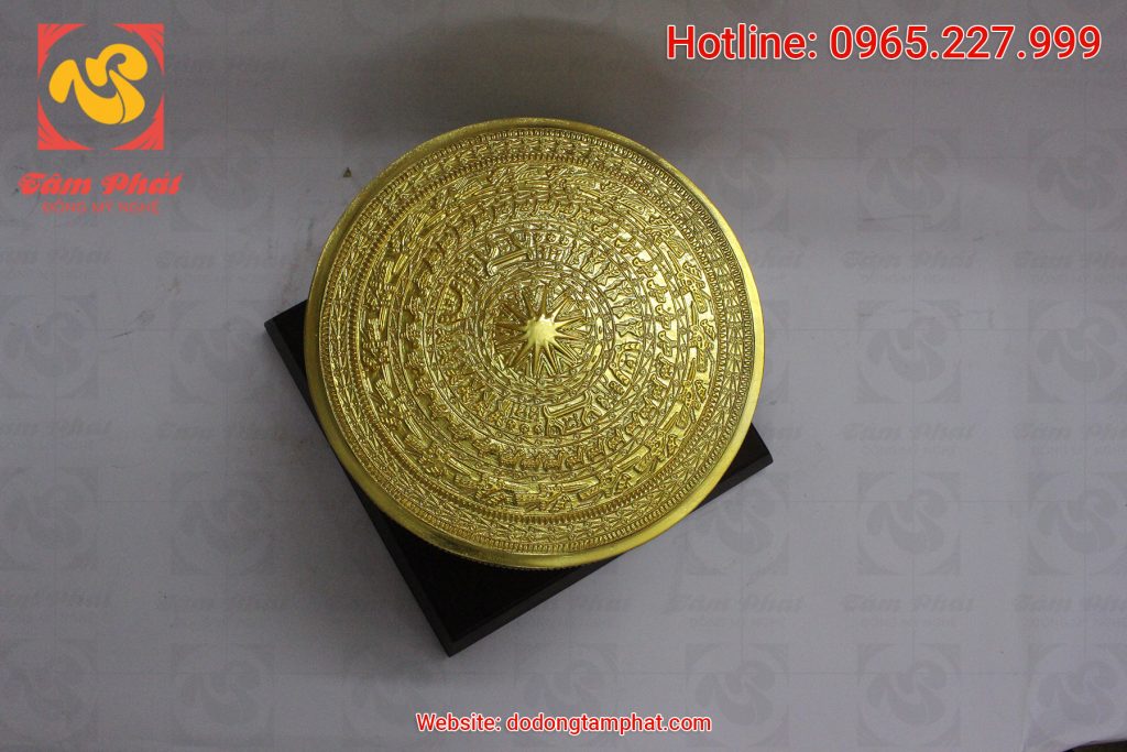 Trống đồng mạ vàng 24k