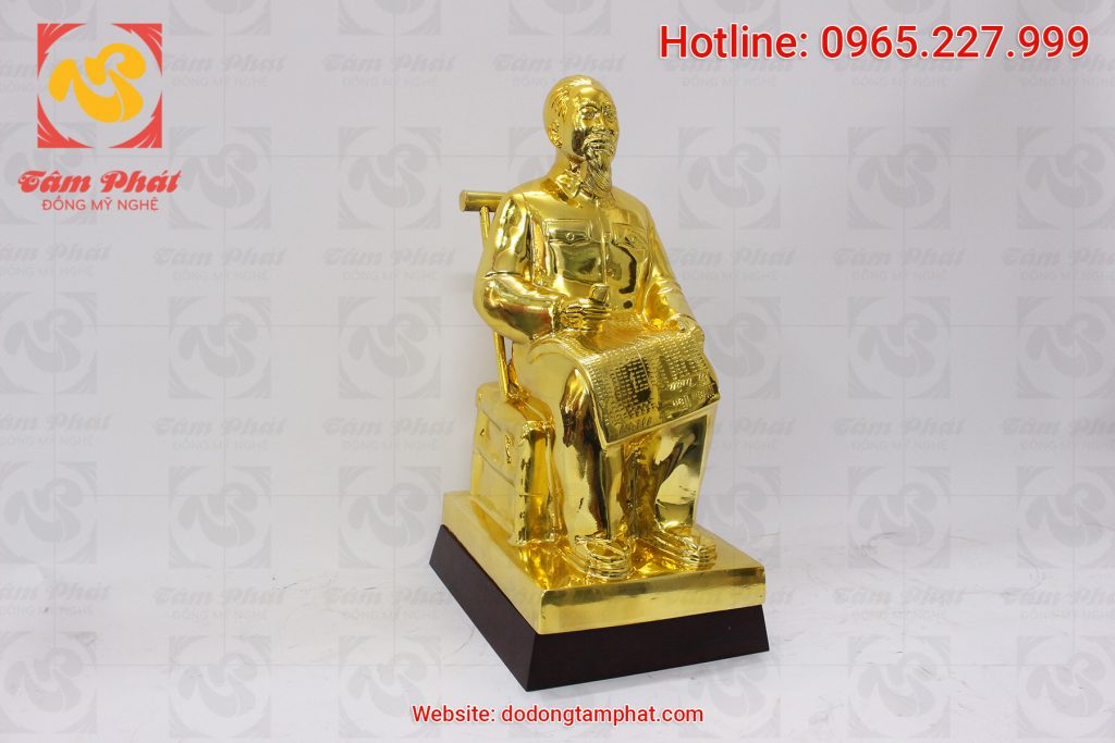 Tượng Bác Hồ ngồi đọc báo nhân dân xã luận cao 42 cm