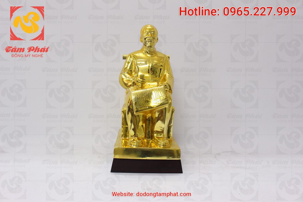 Tượng Bác Hồ ngồi đọc báo nhân dân xã luận cao 42 cm