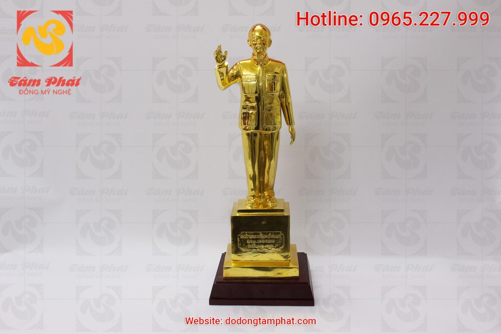 Tượng đồng : Bác Hồ vẫy tay chào chiều cao 60 cm