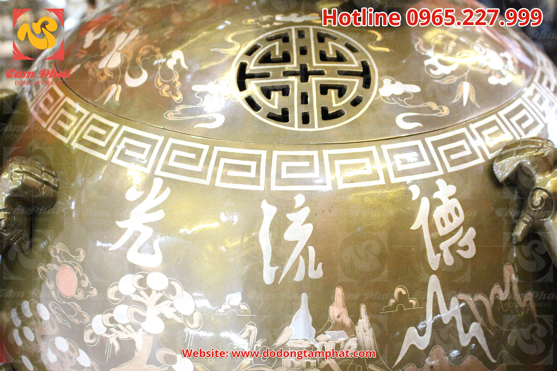 Đỉnh quả bóng đồng đỏ khảm tam khí cao 1,2m