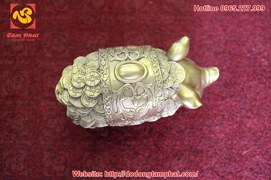 Tượng heo phong thủy cõng tiền vàng