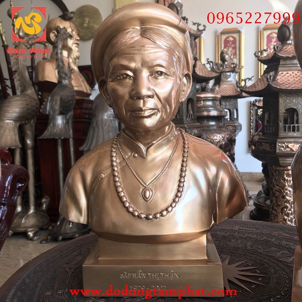 tượng truyền thần cụ bà đồng đỏ cao 42 cm