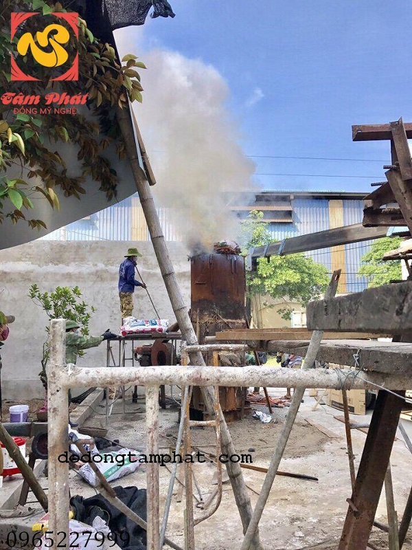 Chuông đồng Đại Hồng chung nặng 300kg, tiếng ngân vang, đúc trực tiếp tại nhà chùa