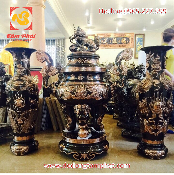 Đỉnh đồng đỏ đúc rồng nổi, cạo màu thủ công