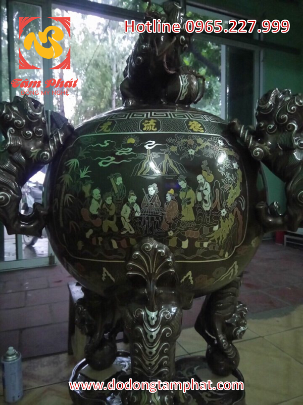 Đỉnh quả bóng khảm ngũ sắc 11 chữ vàng