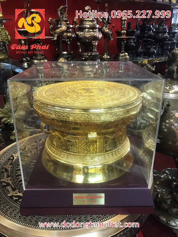 Trống đồng lưu niệm đường kính 40cm, đúc từ đồng vàng