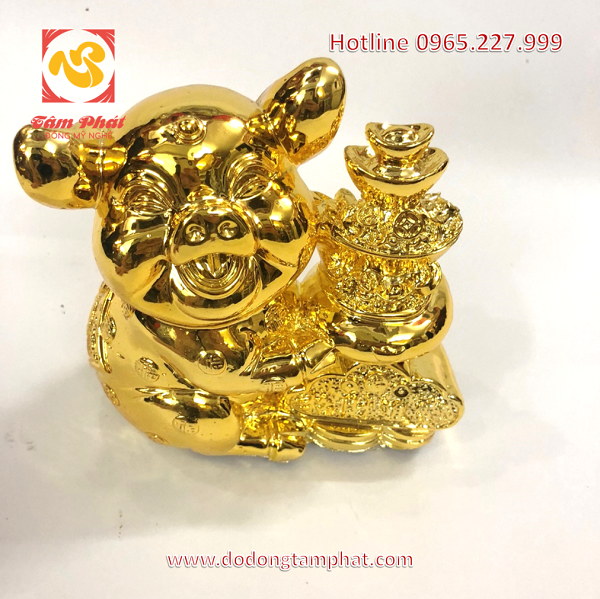 Tượng lợn phong thủy ngồi bên hũ tiền mạ vàng tinh xảo