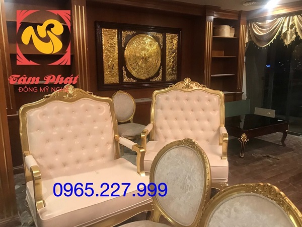 tranh-mat-trong-dong-son-va-hoa-sen-dat-vang-9999-khung-go-2m31-x-1m2-5