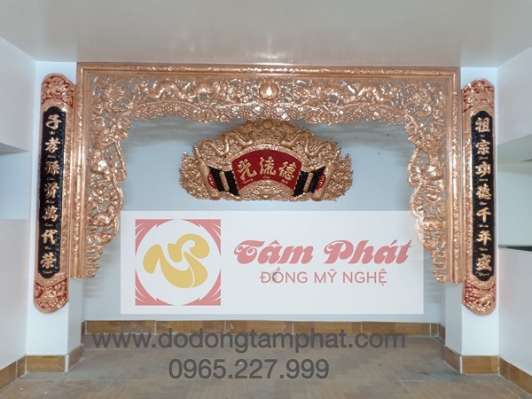 bo-cua-vong-cuon-thu-cau-doi-bang-dong-nguyen-chat-lap-dat-tai-nha-khach-5