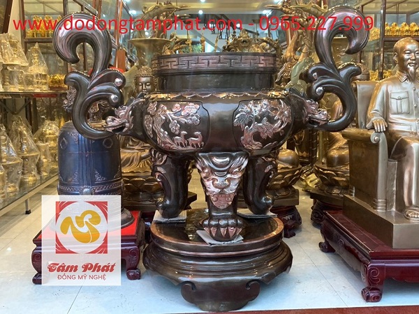 Lư hương đồng đỏ cạo màu phớt nỉ cao 1m3